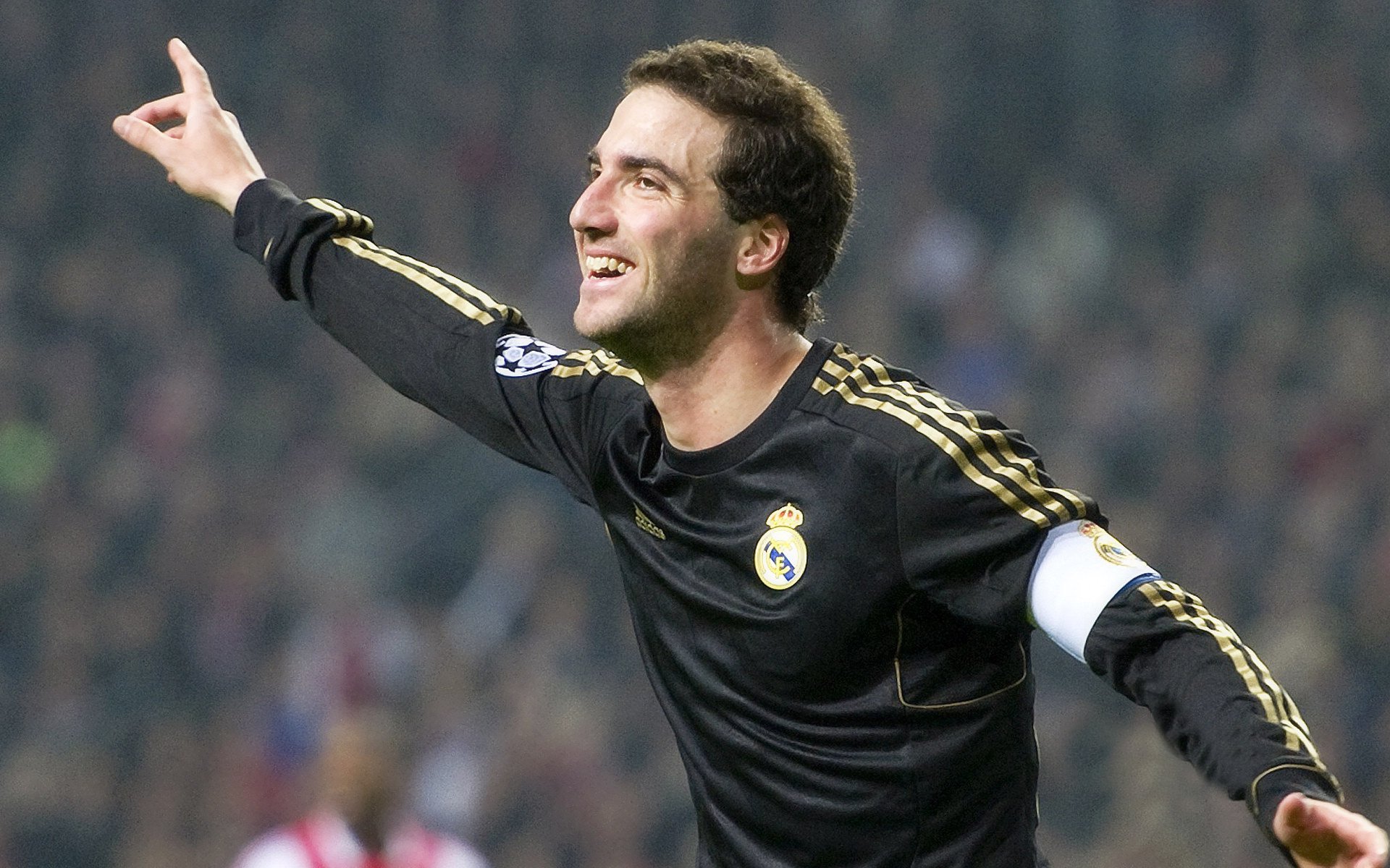 开云官方网站-德甲策略多变：变化出奇，精彩纷呈！，德甲格局