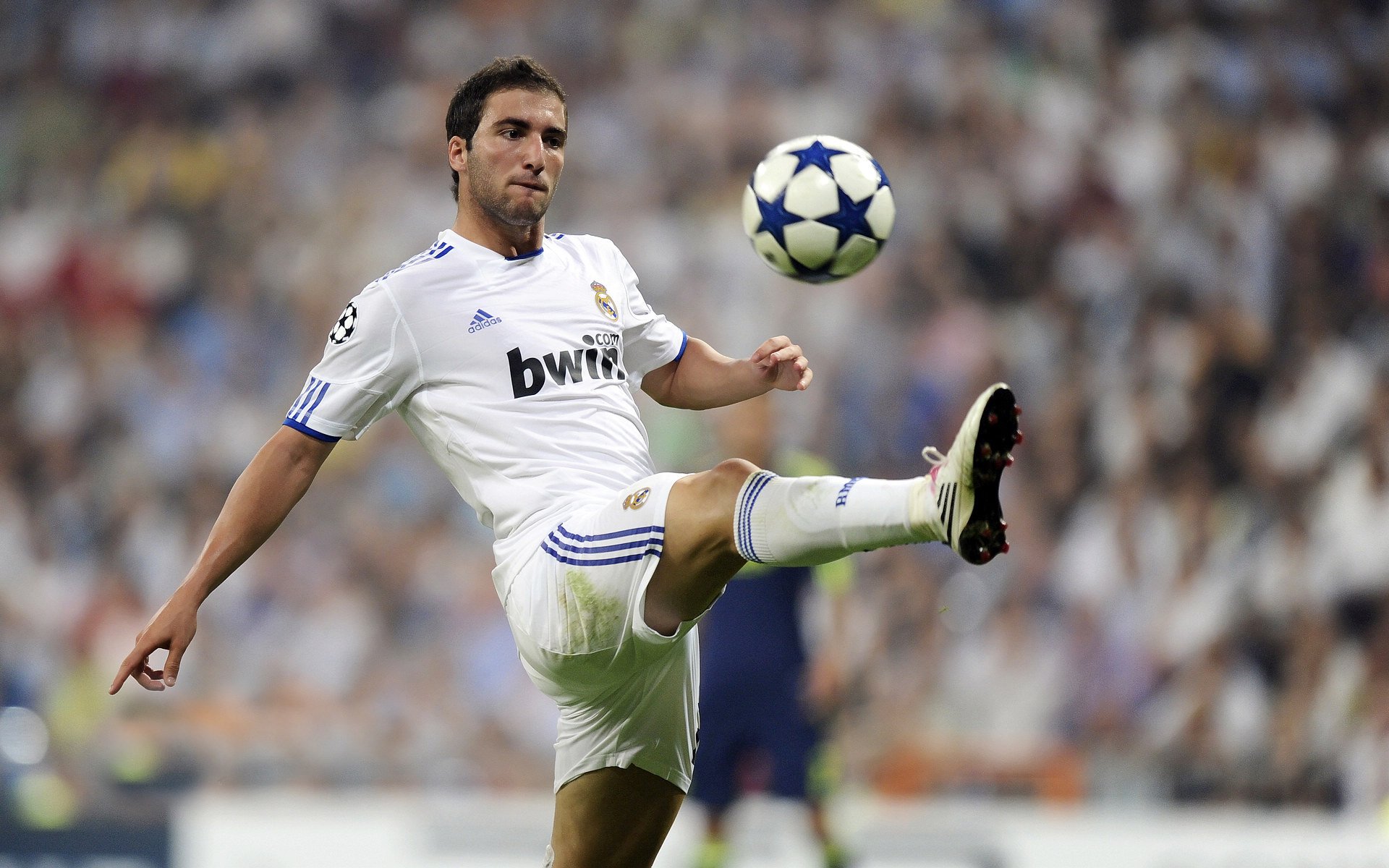 维尼修斯连续4场助攻，皇马火力全开头牌